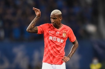 当年真不贵❗恒大1920万签24岁塔利斯卡，31岁土超戴帽仍值1200万