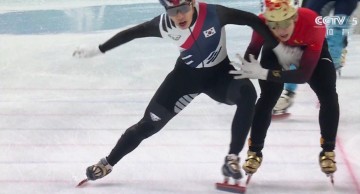 ?多家韩媒：林孝埈也上手了，裁判却只判罚了韩国队犯规