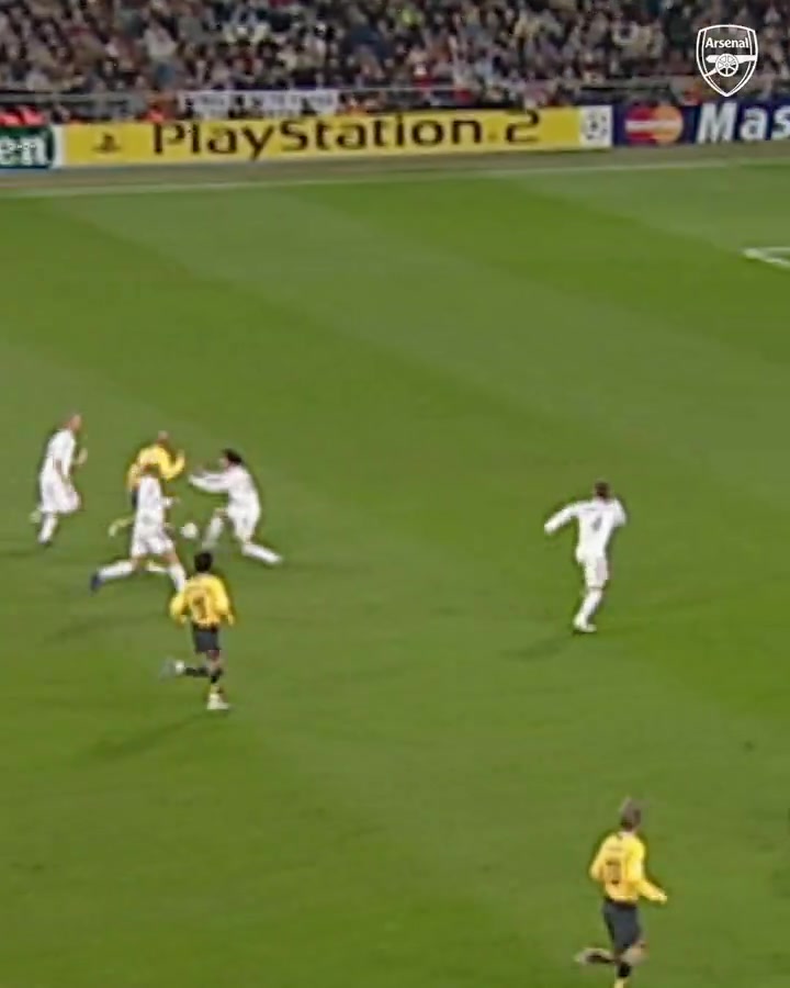 皇马还没赢过枪手?皇马06年大罗齐祖众星云集，被亨利单骑斩落