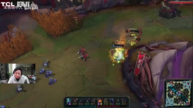 水晶哥看MID虎漂移进人群暴毙0-8：WBG被当TL虐了！